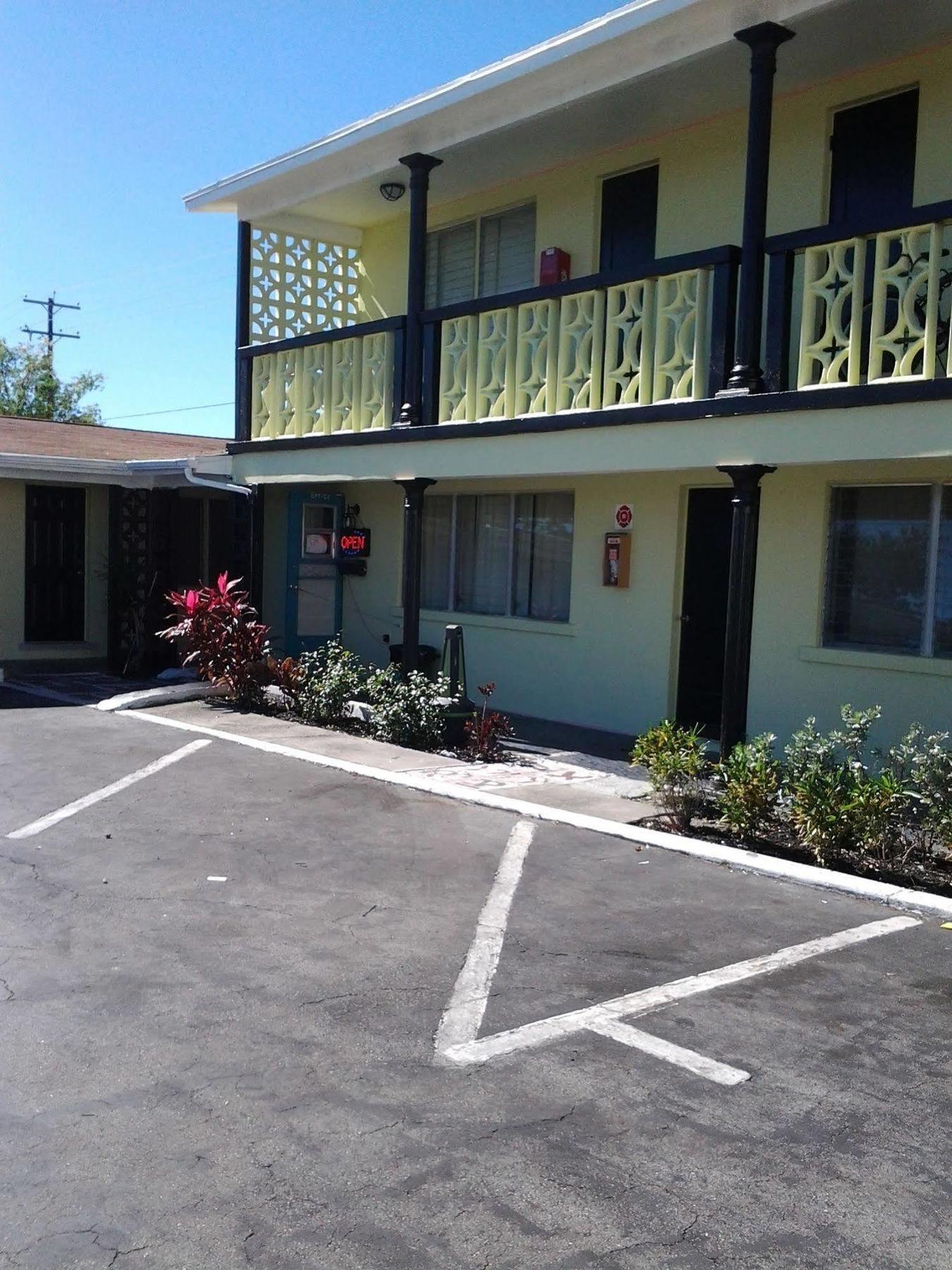 Hotel Martinique Lake Worth Beach Esterno foto